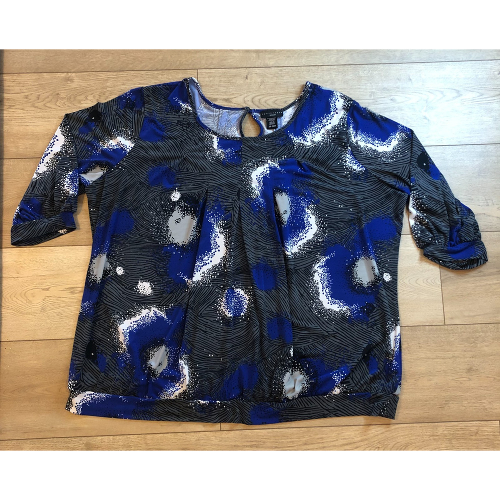 Apostrophe Woman Black White Blue 3/4 Sleeve Pullover Top Dressy Size 24W-26W